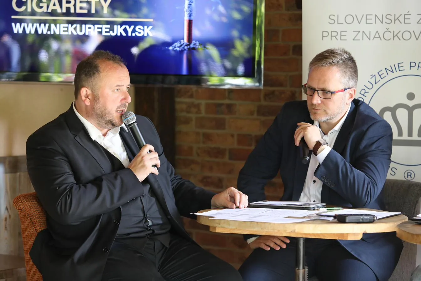 Tlačová konferencia SZZV — rečníci počas diskusie, Bratislava